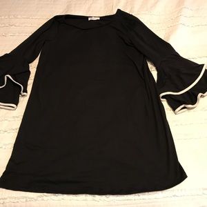 Bell-sleeve tunic